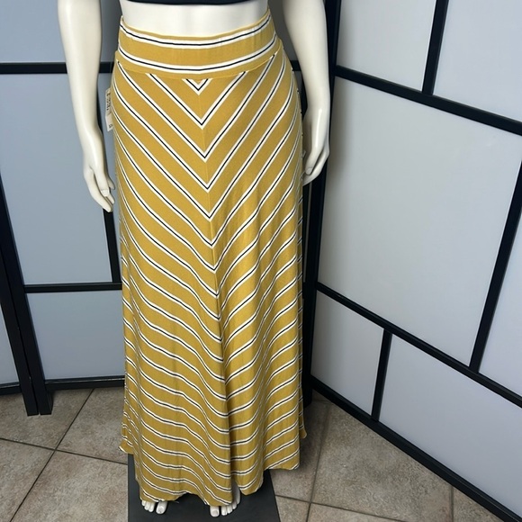 Westport Stripe Maxi Long Yellow Black White  Skirt Elastic Waist Size Medium - Picture 6 of 17